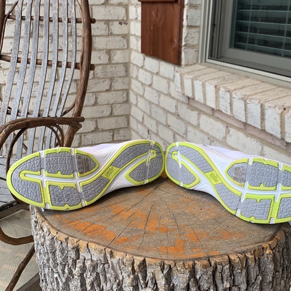 NWOT Ryka Teanna V1 SVW White Sneakers Shoes Athletic Women’s Sz 7.5 Memory Foam - Picture 5 of 7